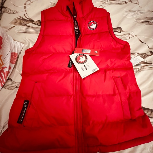 Red Canada Weather New jacket vest sz M - Picture 1 of 4
